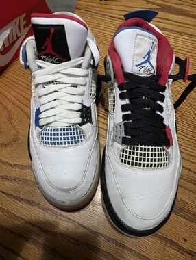 Jordan 4 What The Men’s White/Red/Blue Asymmetric Lace Sneakers Size 8 BEATERS